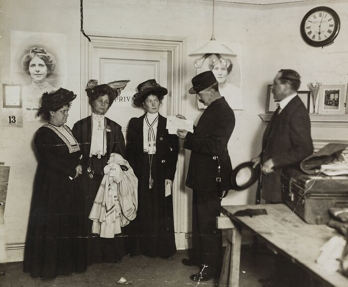 45 Powerful Photos Of Women In The 20th Century Suffrage Era