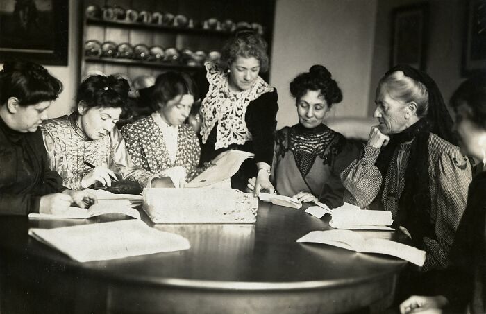 45 Powerful Photos Of Women In The 20th Century Suffrage Era