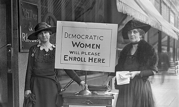 45 Powerful Photos Of Women In The 20th Century Suffrage Era
