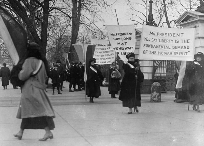 45 Powerful Photos Of Women In The 20th Century Suffrage Era