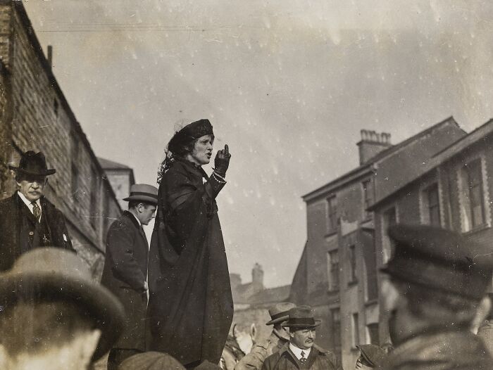 45 Powerful Photos Of Women In The 20th Century Suffrage Era