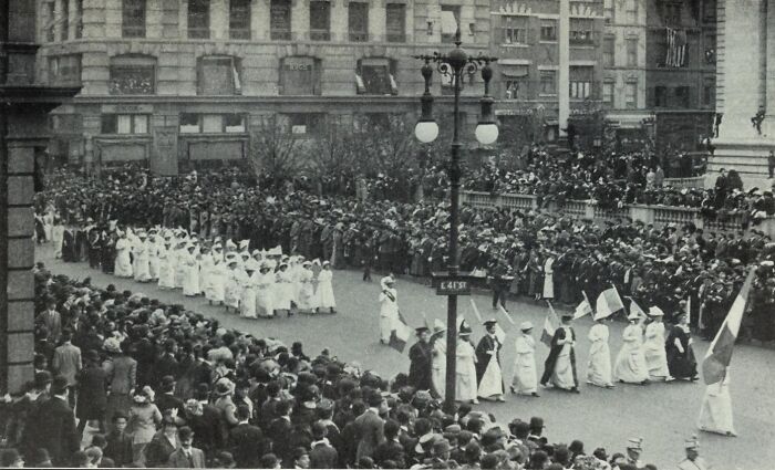 45 Powerful Photos Of Women In The 20th Century Suffrage Era