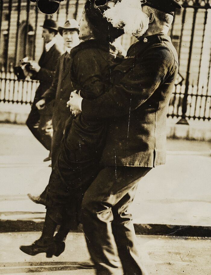 45 Powerful Photos Of Women In The 20th Century Suffrage Era