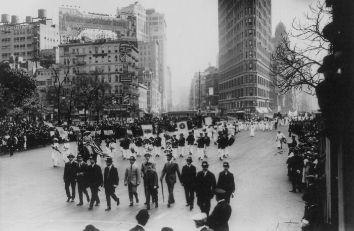 45 Powerful Photos Of Women In The 20th Century Suffrage Era