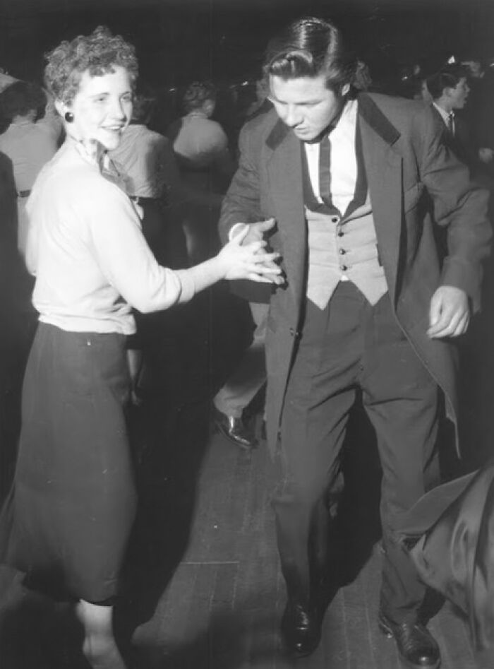 21 Striking Photos From The 20th Century Teddy Boy Era That Will Make You Look Twice