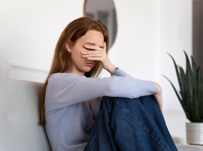 32 Excuses People Used To Call Off Work That Sound Made Up—But Are Actually True