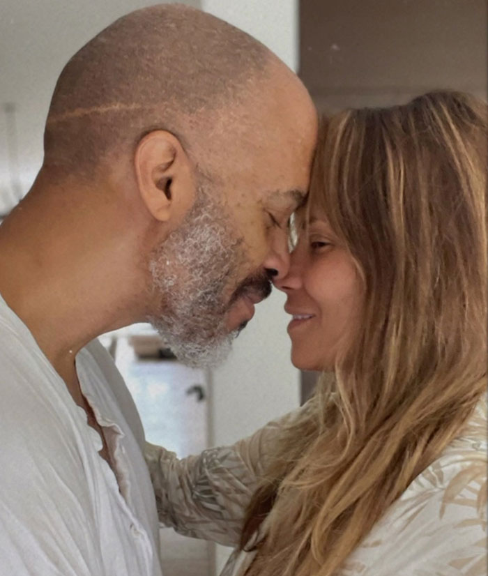 Halle Berry’s Ex-Husband Said He Left Her Over Traditional Values, People Are Ruthless With Him