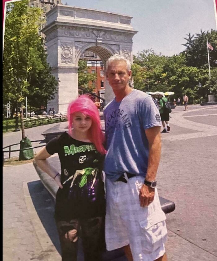 93 Pics From People’s &#8220;Regrettable Past&#8221; That They Can’t Help But Cringe At Now (New Pics)