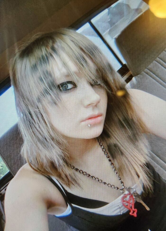 93 Pics From People’s &#8220;Regrettable Past&#8221; That They Can’t Help But Cringe At Now (New Pics)