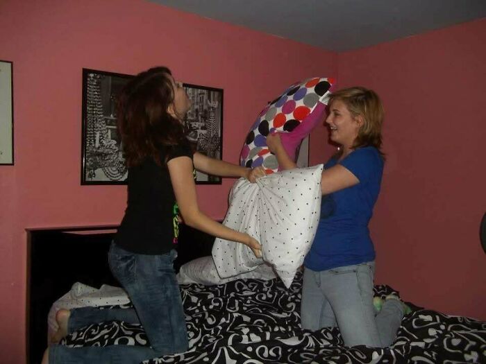 93 Pics From People’s &#8220;Regrettable Past&#8221; That They Can’t Help But Cringe At Now (New Pics)