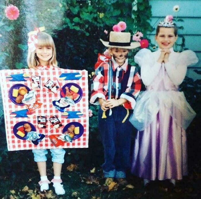 93 Pics From People’s &#8220;Regrettable Past&#8221; That They Can’t Help But Cringe At Now (New Pics)