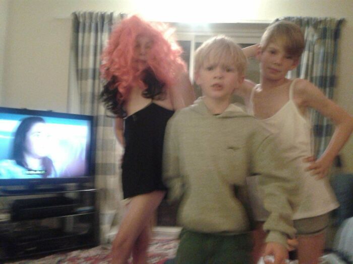 93 Pics From People’s &#8220;Regrettable Past&#8221; That They Can’t Help But Cringe At Now (New Pics)