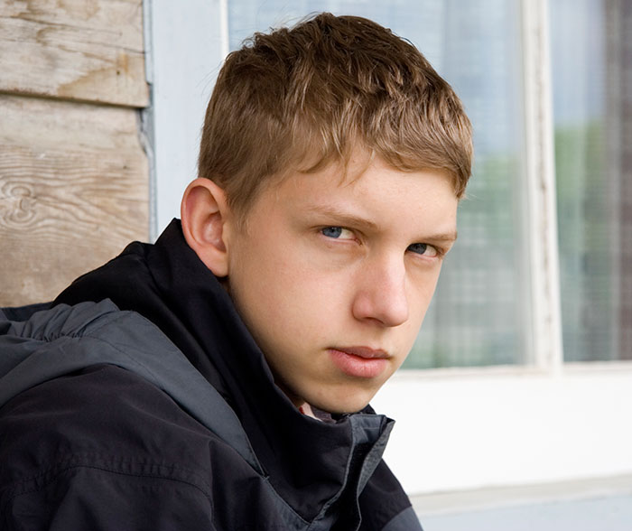 57 People Who Grew Up With A Psychopath Share Their Terrifying Experiences