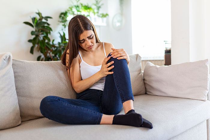 Man Repeats Wife&#8217;s Painful Symptoms To Doctors, They Finally Believe What She&#8217;s Saying