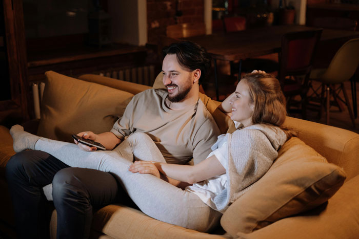 SIL Lounges On The Couch While BIL Runs Around After Her Kid, He’s Ready To End The Arrangement