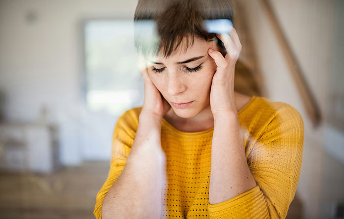 Pregnant Woman Gets Cryptic Text About Fiancé’s Possible Affair, He Panics When She Starts Digging