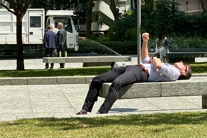 45 Unbelievable Street Coincidences Caught On Camera By Edas Wong