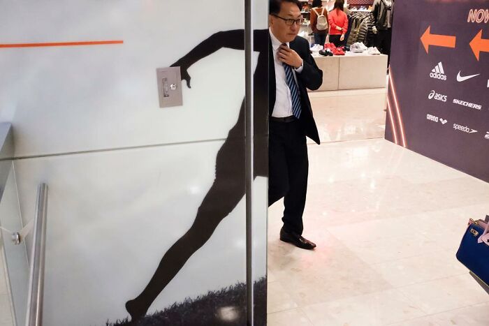 45 Unbelievable Street Coincidences Caught On Camera By Edas Wong