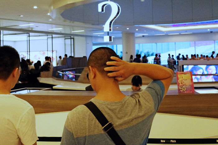45 Unbelievable Street Coincidences Caught On Camera By Edas Wong
