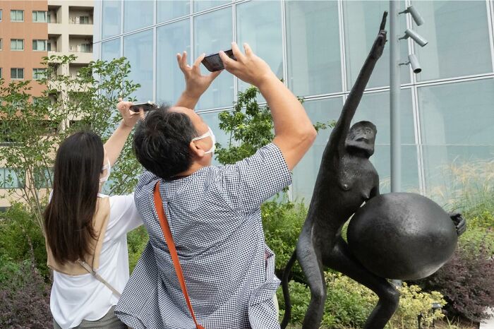 45 Unbelievable Street Coincidences Caught On Camera By Edas Wong