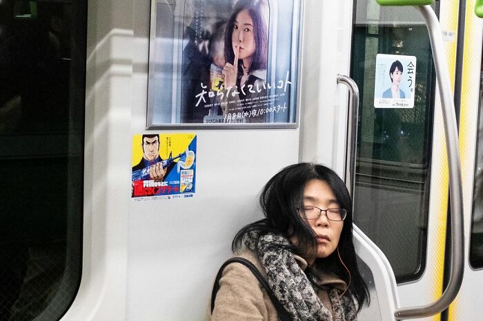 45 Unbelievable Street Coincidences Caught On Camera By Edas Wong