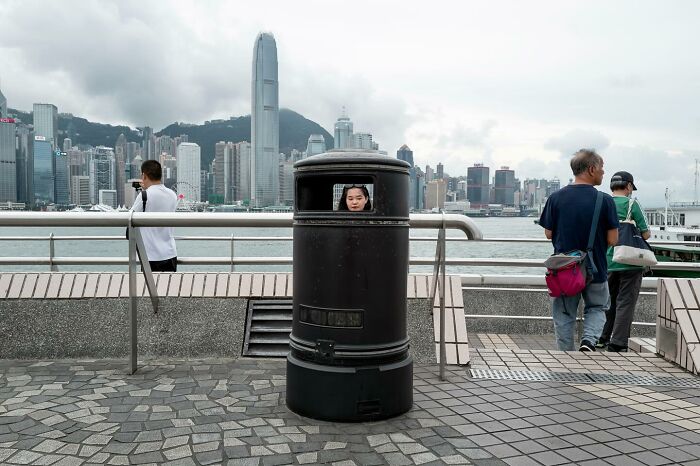 45 Unbelievable Street Coincidences Caught On Camera By Edas Wong