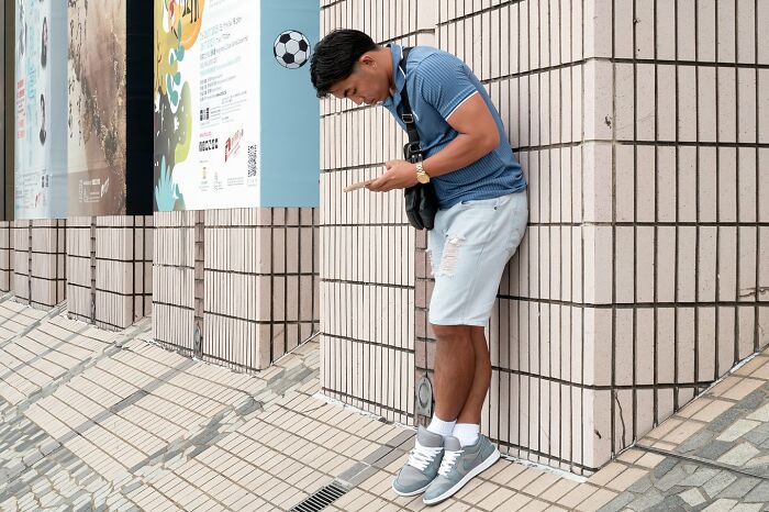 45 Unbelievable Street Coincidences Caught On Camera By Edas Wong