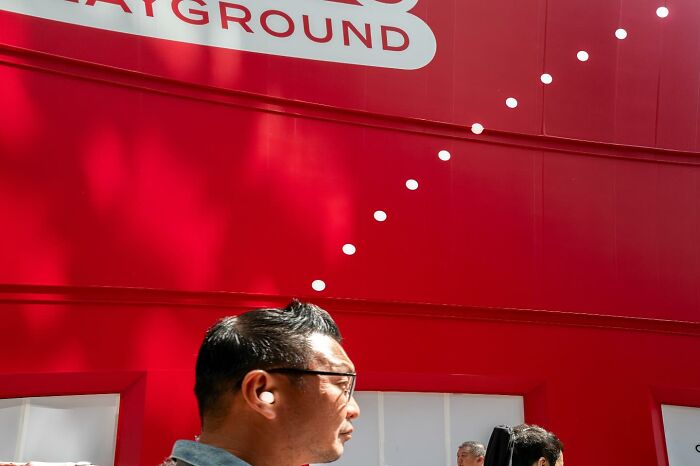 45 Unbelievable Street Coincidences Caught On Camera By Edas Wong
