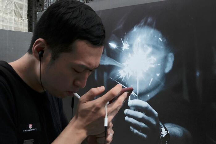 45 Unbelievable Street Coincidences Caught On Camera By Edas Wong