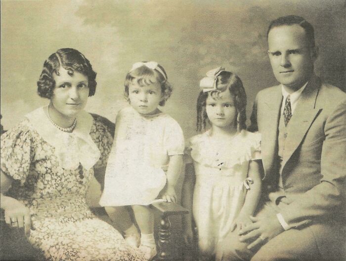 80 Fascinating Historical Images That Tell Stories Beyond Textbooks (New Pics)