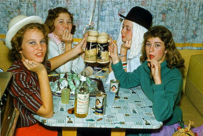 80 Fascinating Historical Images That Tell Stories Beyond Textbooks (New Pics)