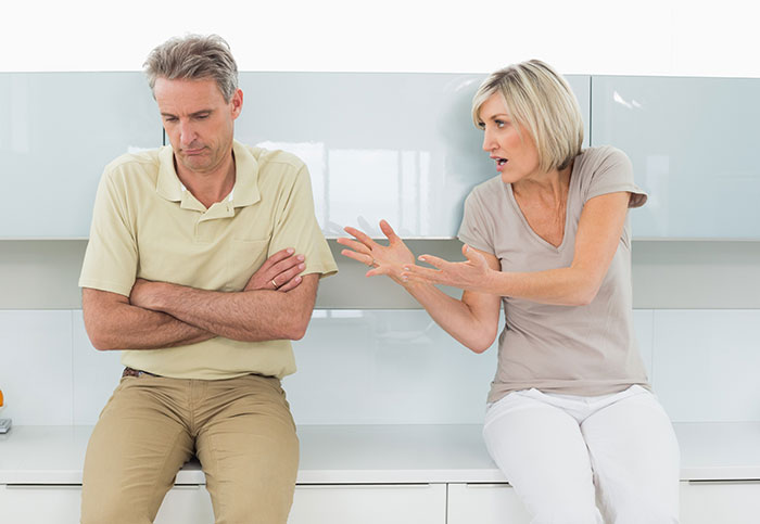 Man’s Compliment To GF&#8217;s Mom Sparks Fight Between Parents, GF Calls His Behavior Inappropriate