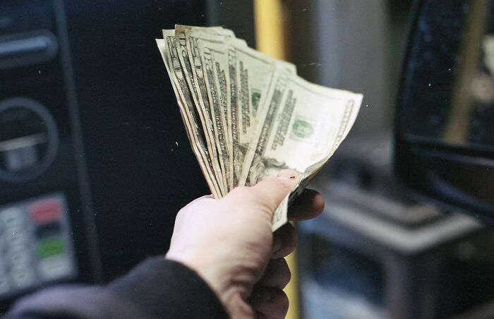 From Hidden Families To Mob Money, People Share 35 Wild Secrets They Discovered After Someone Passed