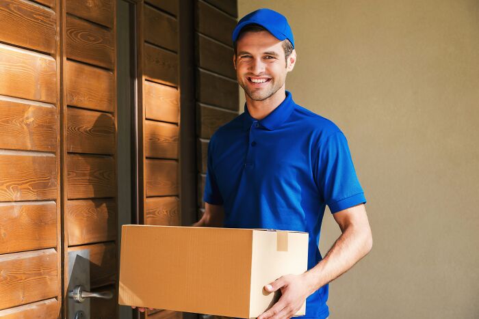 &#8220;Mailed Their Shoe&#8221;: 31 Unhinged Tricks People Have Used Hoping It Would Get Them A Job