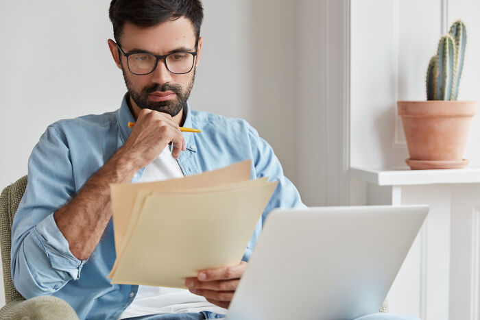 &#8220;Mailed Their Shoe&#8221;: 31 Unhinged Tricks People Have Used Hoping It Would Get Them A Job