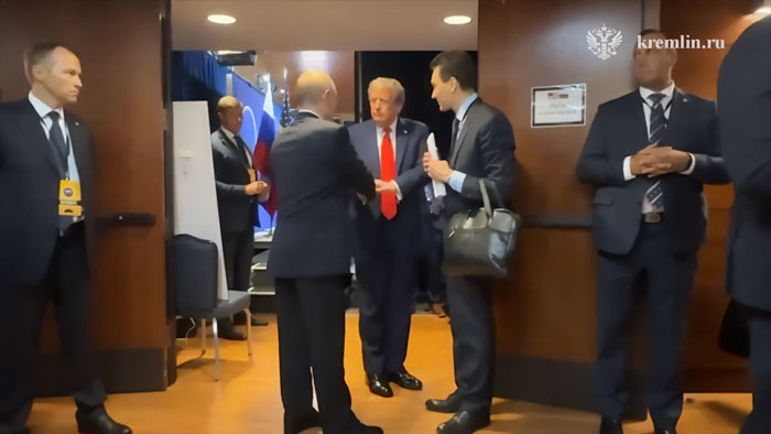 &#8220;What&#8217;s Up With Them?&#8221;: Putin’s Twitching Leg In Alaska Meeting With Trump Sparks Exoskeleton Rumors