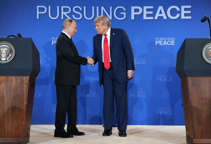 &#8220;What&#8217;s Up With Them?&#8221;: Putin’s Twitching Leg In Alaska Meeting With Trump Sparks Exoskeleton Rumors