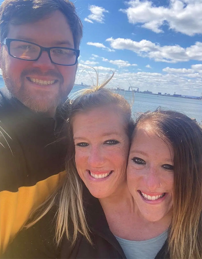 TLC’s Abby &#038; Brittany Hensel Resurface—This Time With A Baby