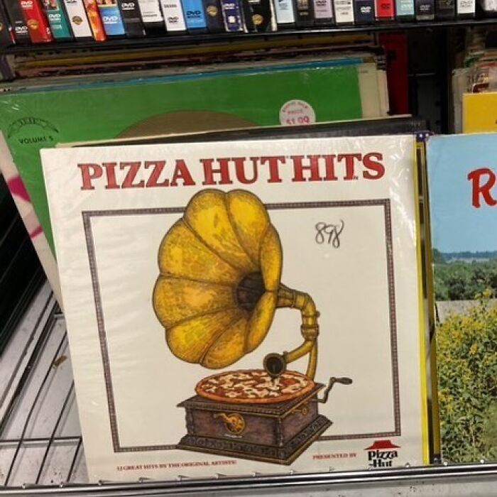 64 Times People Stumbled Upon The Most Bizarre Things At Thrift Stores (New Pics)