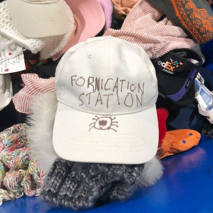 64 Times People Stumbled Upon The Most Bizarre Things At Thrift Stores (New Pics)