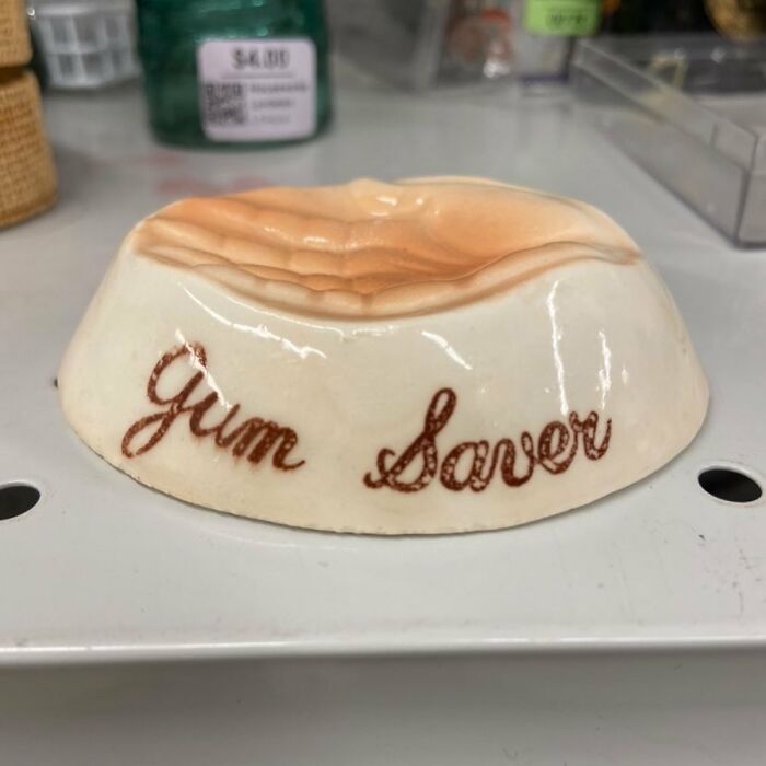 64 Times People Stumbled Upon The Most Bizarre Things At Thrift Stores (New Pics)