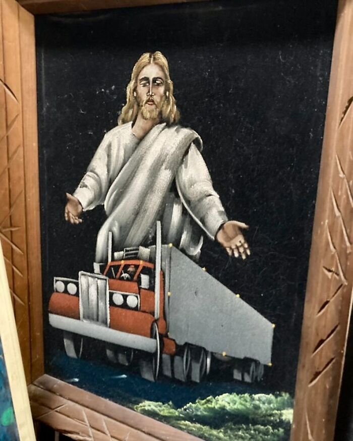 64 Times People Stumbled Upon The Most Bizarre Things At Thrift Stores (New Pics)
