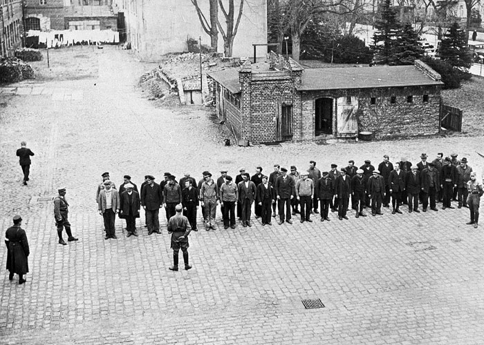 50 Unbelievable Historical Events That People Actually Survived