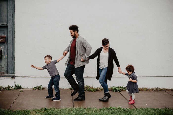 Man Tries To Win Over Fiancee’s Kids For 6 Years, Gives Up And Wants To Break Up