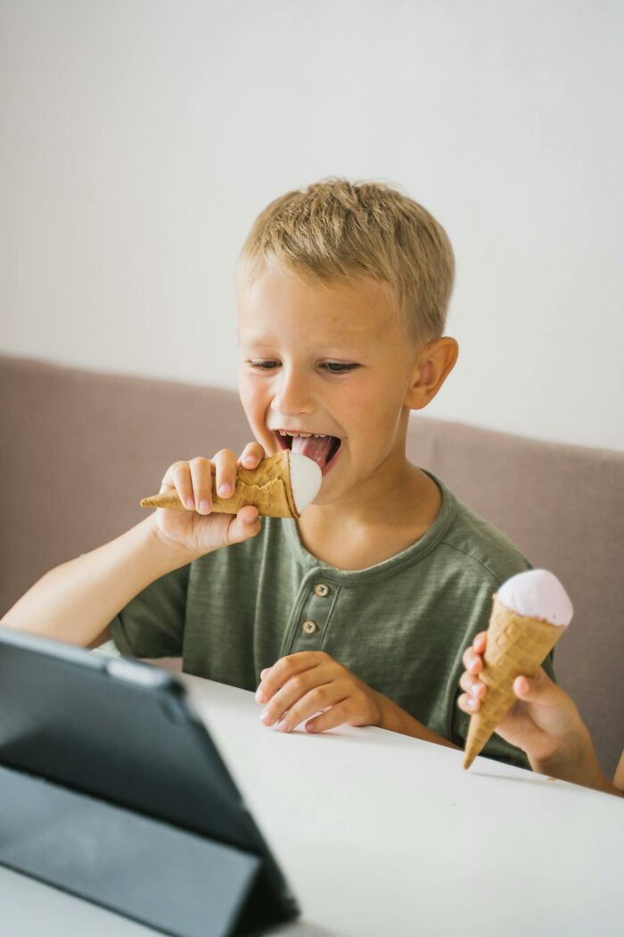 112 Creepy And Terrifying Experiences Parents Had With Their Kids&#8217; Imaginary Friends