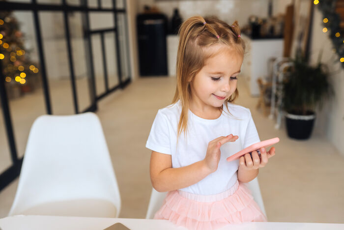 112 Creepy And Terrifying Experiences Parents Had With Their Kids&#8217; Imaginary Friends