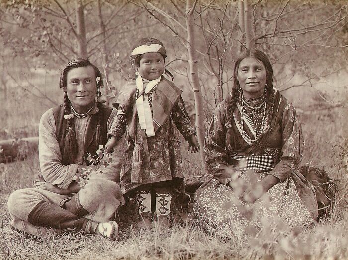 50 Vintage Native American Family Photos You’ve Never Seen