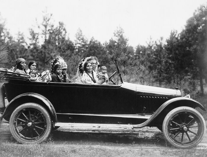 50 Vintage Native American Family Photos You’ve Never Seen