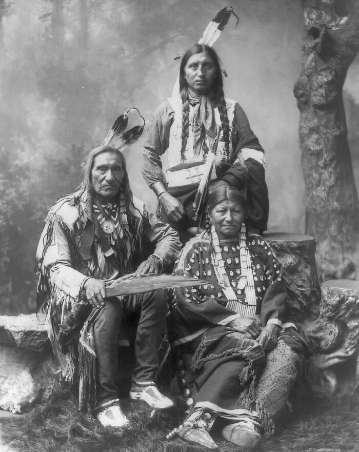 50 Vintage Native American Family Photos You’ve Never Seen