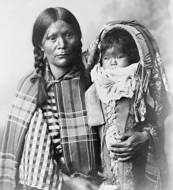 50 Vintage Native American Family Photos You’ve Never Seen